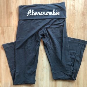 SOLD— Abercrombie yoga pants— size S